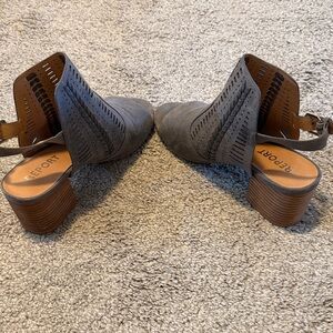 Report Women's Gray Mules with Brown Heel